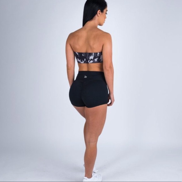 muscle nation Pants - RD x MN scrunch bum shorts